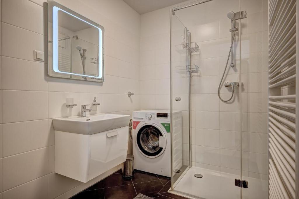 Carin Deluxe Ii * Wenen
