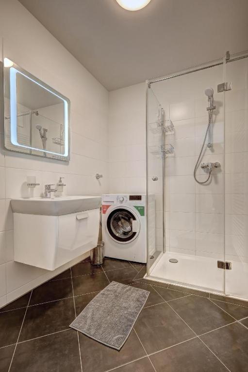 Carin Deluxe Ii * Wenen